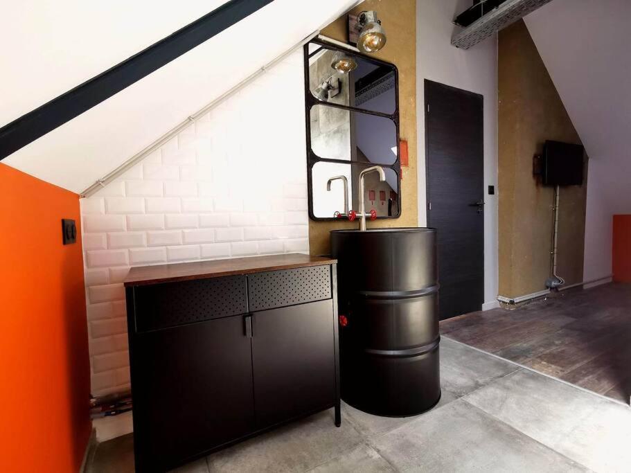 Logement Industriel & Atypique Ruan Exterior foto